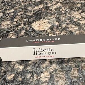 Lipstick Boutique Lipstick Fever in Black and White